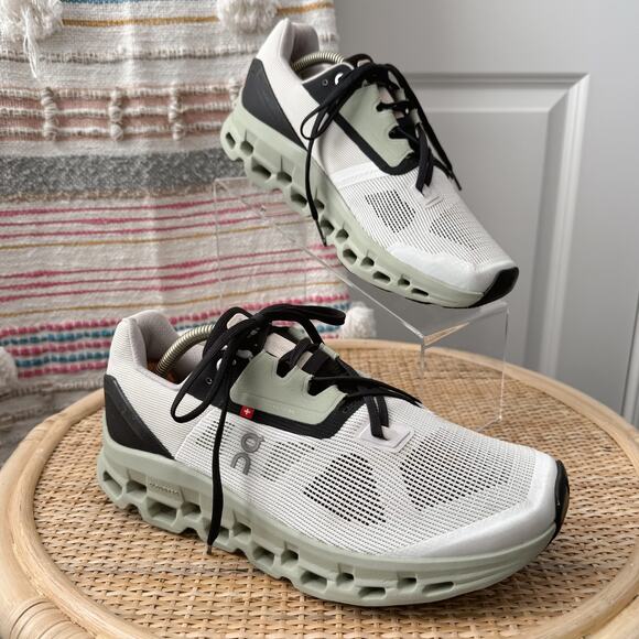 On Running Cloudstraus White Black Green Road Running Sneakers Women’s Size 9